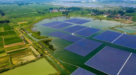 中國(guó)十三省最大光伏電站在這里！欽州康熙嶺的光伏電站能排上號(hào)了嗎？