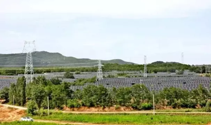 中國(guó)十三省最大光伏電站在這里！欽州康熙嶺的光伏電站能排上號(hào)了嗎？
