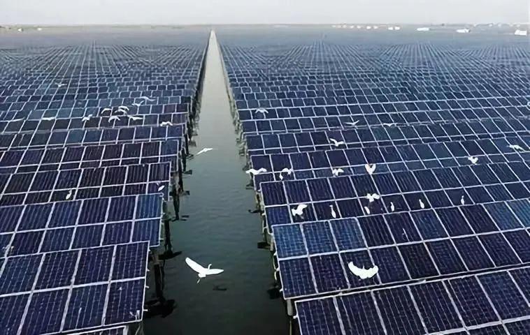中國(guó)十三省最大光伏電站在這里！欽州康熙嶺的光伏電站能排上號(hào)了嗎？